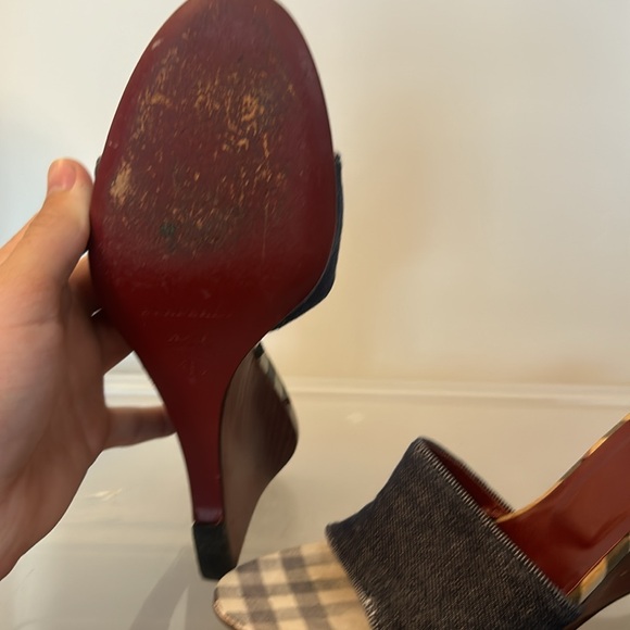 Vintage Burberry and heels - Picture 4 of 4